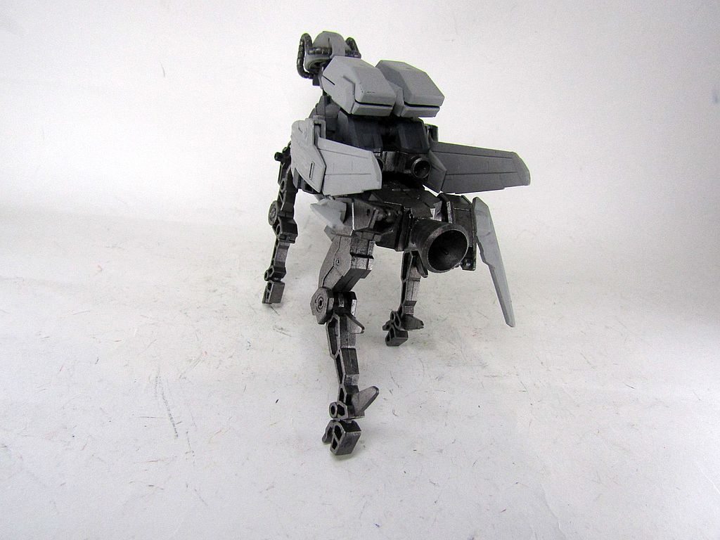 バックショット。MS用大型のバーニアがついているので、恐らく、謎の高性能戦闘機”コアファイター”に負けない戦闘力があると思われます。‥‥‥実弾系のみなので、コアブースターには負けますね。