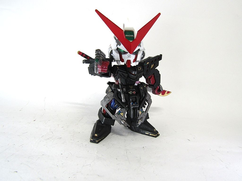 警察官なのでハンドガンシンプルに威嚇するのに使います。「フリーズ! ヴェルデバスターだ!」