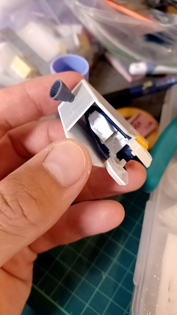 プラ板でフルスクラッチで、外装パーツは制作していきました。