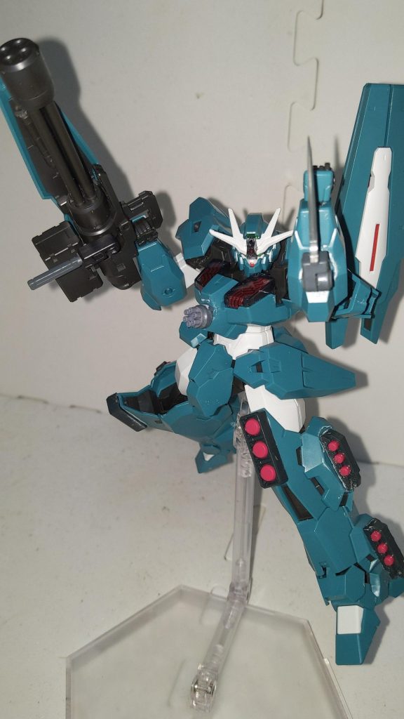 機体銘「ルブリスウル・ヘビーアームズ」(素組のHGUCザクⅡをオール100とする)シュートアビリティ 590ファイトアビリティ 530ディフェンスアビリティ 360スピードアビリティ 570パワーアビリティ 480ルブリスウルの機体特性をあえてヘビーアームズに近付けるエキセントリックな改造を施したシグレ専用機。フォース「夜半の蒼月」の打倒チャンピオンを目的としたリアルでの夏合宿にて、シグレはこのガンプラでGPデュエルに臨む。なお、機体色は「EW版ヘビーアームズ改っぽくてアリ」との理由でルブリスウルの基本カラーのまま。ヘビーアームズやトロワを彷彿とさせる戦い方が特徴。最大の弱点は、全身火薬庫のような機体ゆえに被弾するとミサイルやグレネードなどの弾薬に誘爆する危険性が高い事。