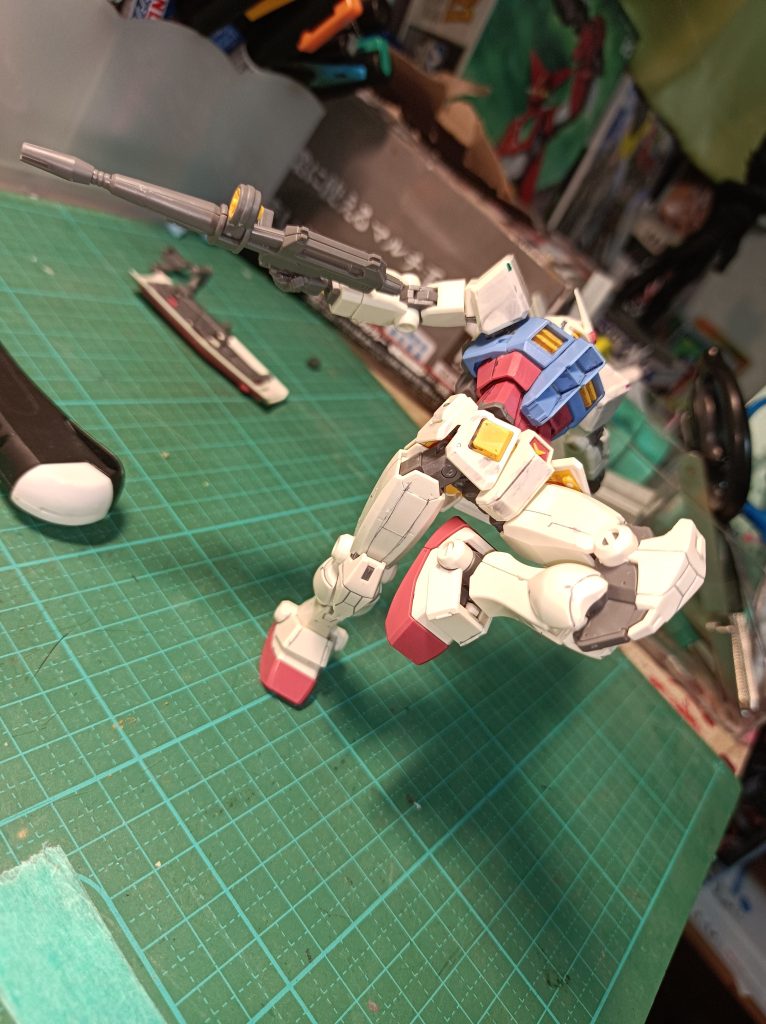 もちろん！足の可動域を申し分ないですねぇ！こいつは前トリケラトプス拳のときのガンダムです！