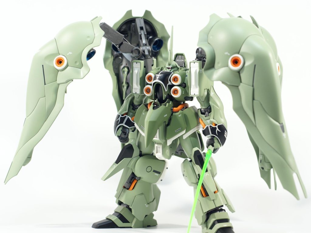 ビームサーベルを持たせて