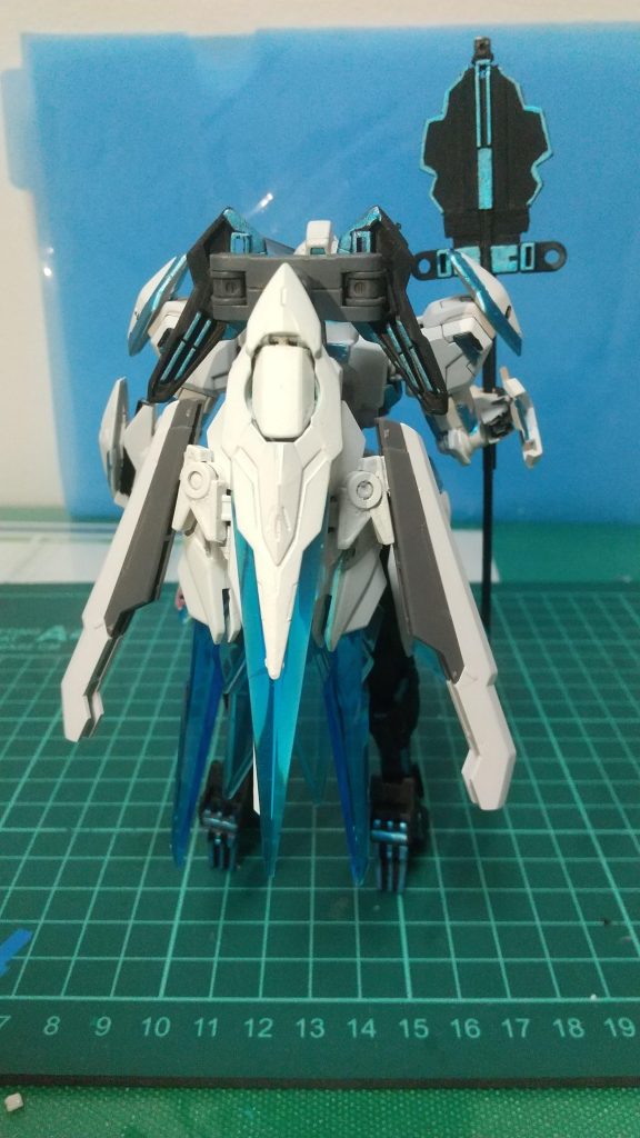 後ろから。シアクアンタのバインダーを髪っぽくしました。