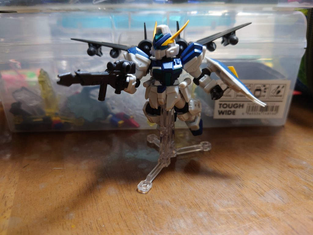 ウィンダム（25弾のもの）です。こちらはやる気が起きず…塗装しておりません。