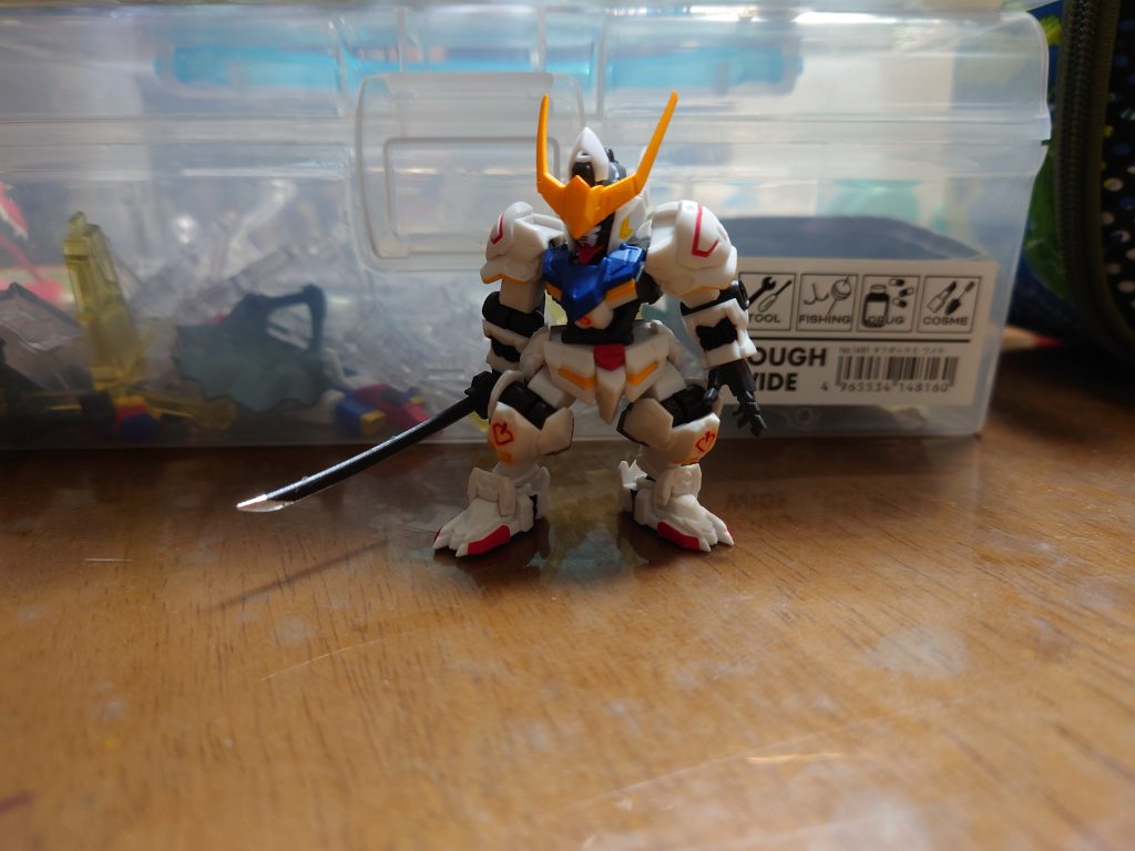 ガンダムバルバトス（23弾のもの）です。こちらは塗装しております。
