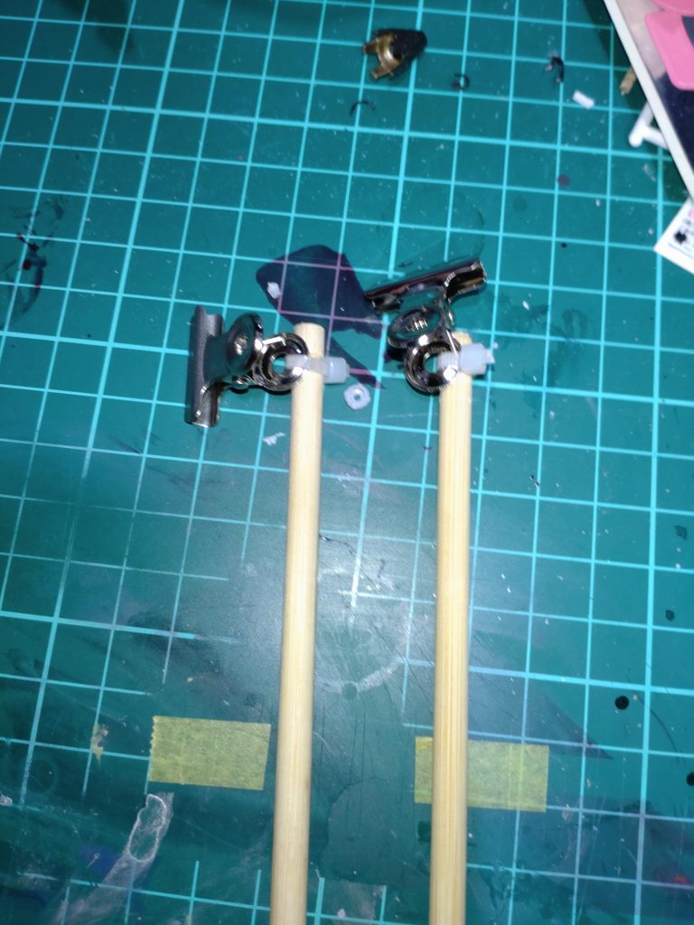 家で使ってる猫の手です。自作で百均です。縦横に稼働するので結構使い勝手が良いです。 