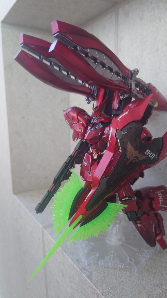 RGですが、流石のサザビー。かなり大きくて迫力があります。