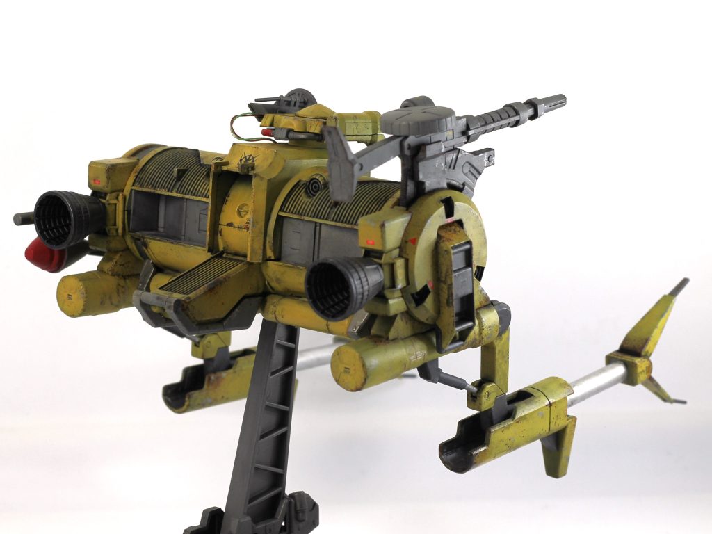 基本塗装はエアブラシで、ガンメタル下地の黒立ち上げ部分塗装はエナメル汚しはアクリルガッシュです。拭き取りと薄めるのは、水ではなく水性ホビーカラーの溶剤を使うといいでしょう