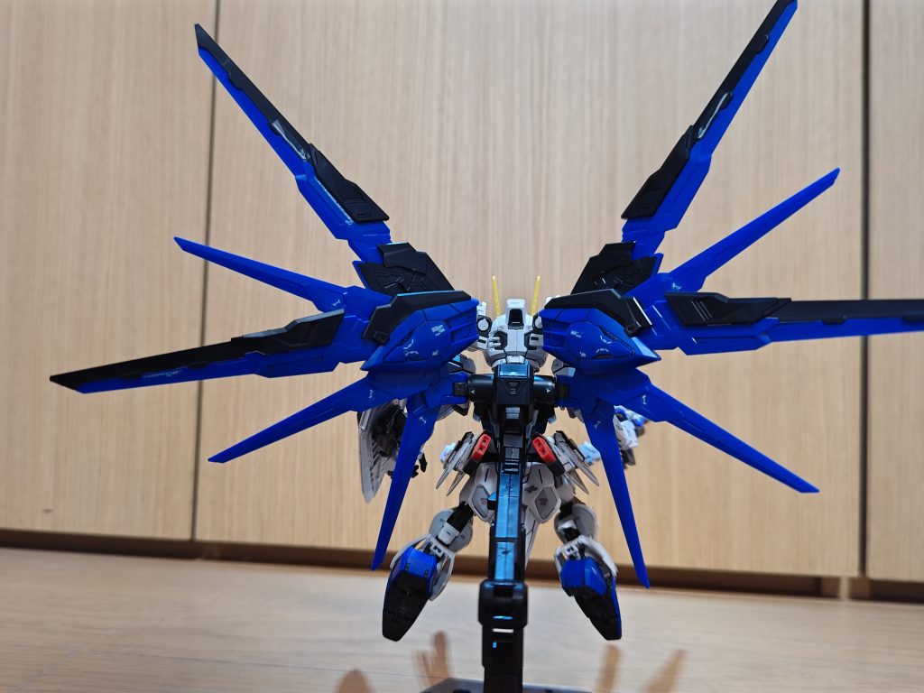 後ろの迫力がヤバイ…！