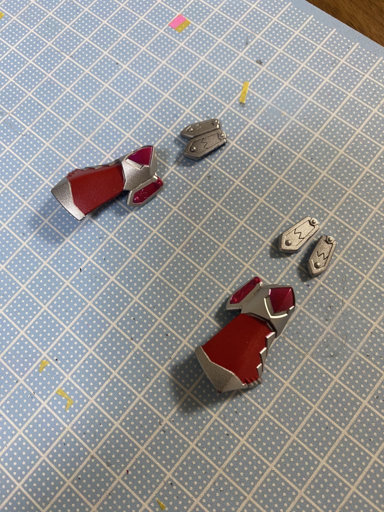 孫尚香のサイドスカートをはめ込むため、部分的に切り移植。からの塗装。