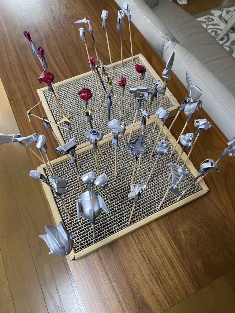 シルバーは、もう少しメッキ感をだしても良かったかなと。ただ、キラキラ過ぎても自分のイメージでは、なかったので結果、良かったかも😊