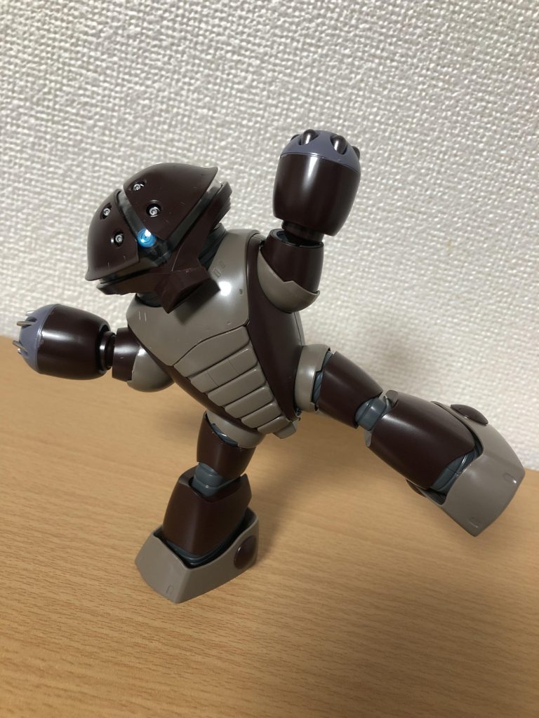 ばぁっ！と飛び出してみる。抜群の安定感、間違いなくかわいい……ｯ！！。