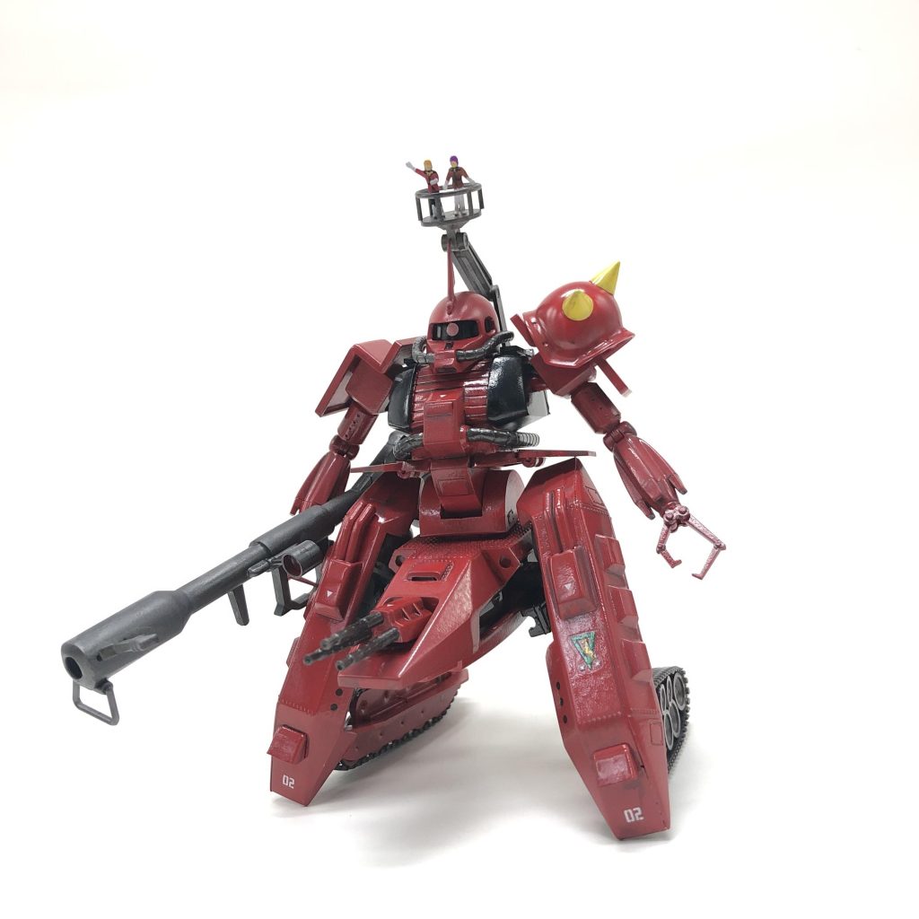 ジョニーとライデンのザクタンクは立て膝をつき、立ち上がり…飛翔した｢ジョニー何故ザクタンク使うんだ？｣｢ライデンわかるか？理屈じゃ無いんだよ｣赤い稲妻はアフリカ戦線へ…