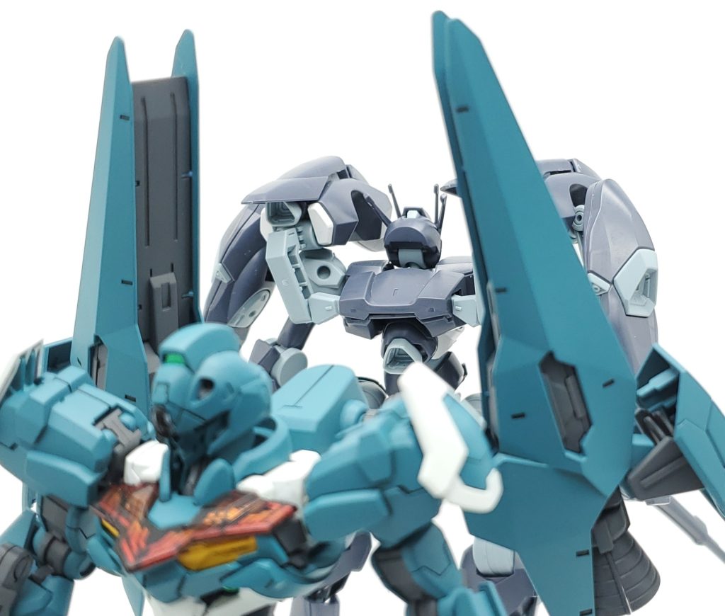 この高機動装備の開発は上記のようなパイロットへの多大な負荷が懸念されたため凍結。しかしヴァナディース事変後、とある技術者によりこの装備のデータが持ち出され、脅威的な加速力にも耐えれるパイロットの研究などが行われ数年後、オックスアース社とは出自が異なる新たなGUND-ARMが生まれた…とか?