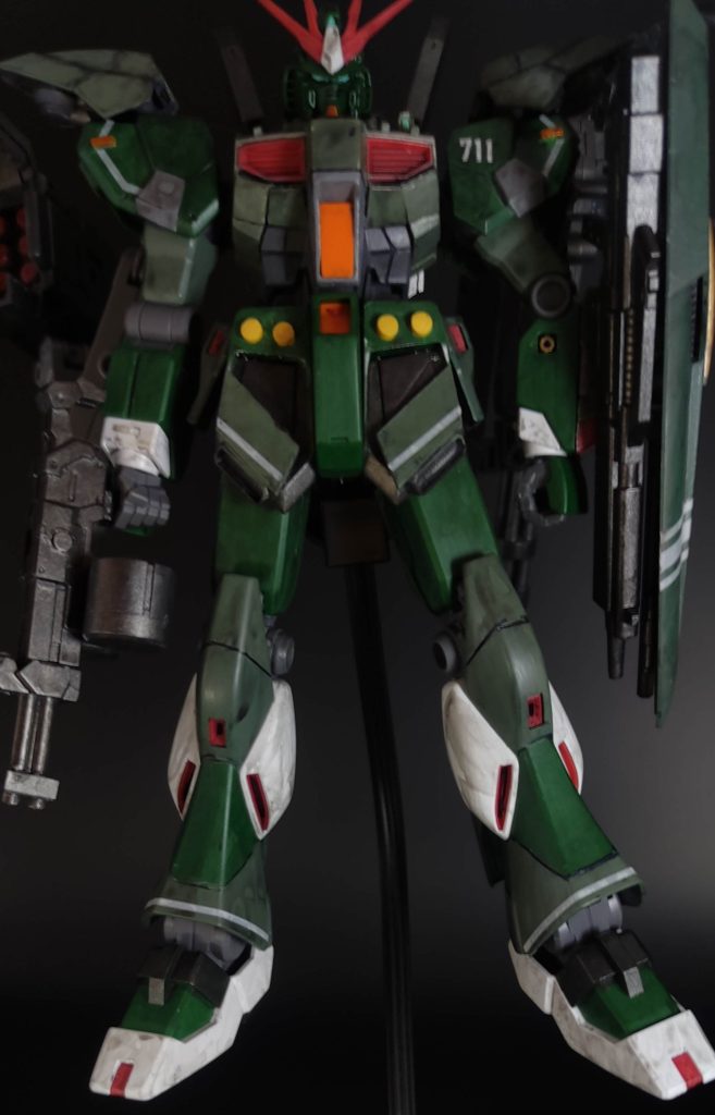 反地球連邦を謳うテロリストに対する正義の象徴としての『ガンダム』として計画されたが、実態はマンハンターと並び地球市民を抑圧するための暴力の枷であり、かつて同型機によってなされたNTの奇跡を否定する悪辣なプロパガンダ作戦の一環でもあった本機はUC103年に地球連邦軍環太平洋部隊、いわゆるキンバレー部隊に配備され同隊のエースパイロットにより期待以上の戦果を挙げたことで目論見通り恐怖の象徴となったが、翌年UC104年にはマフティーことハサウェイ・ノアの駆るメッサーF02型との交戦によって撃墜された。