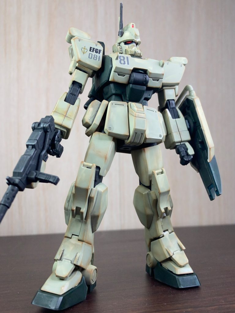 08の機体ということで、使用感を出すために初めてウェザリングをしてみました。ところどころにサビっぽい表現を入れています。塗装にもムラがあって、それっぽいんですが、これは単に筆塗りが下手だっただけですｗ結果オーライです（汗