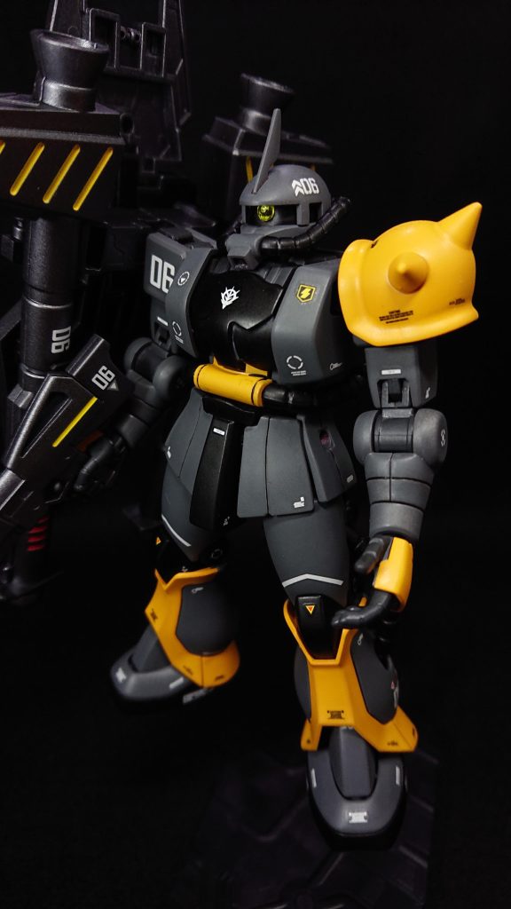 頭部　　　　：ザクⅡボディ　　　：ザクⅡ腰部　　　　：ザクⅡ肩　　　　　：ザクⅡ　　　　　　　(右肩にオリジナル武装)腕部　　　　：ザクⅡ脚部　　　　：ザクⅡバックパック：ザクⅡ武装　　　　：シールドダブルバズ(オリジナル)　　　　　　　ビーム・マシンガン(ギラ・ドーガ)