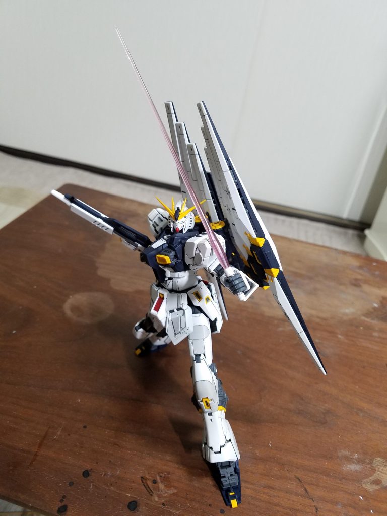 やっぱりバランスが悪いのでフィンファンネルは左右に分割したくなります