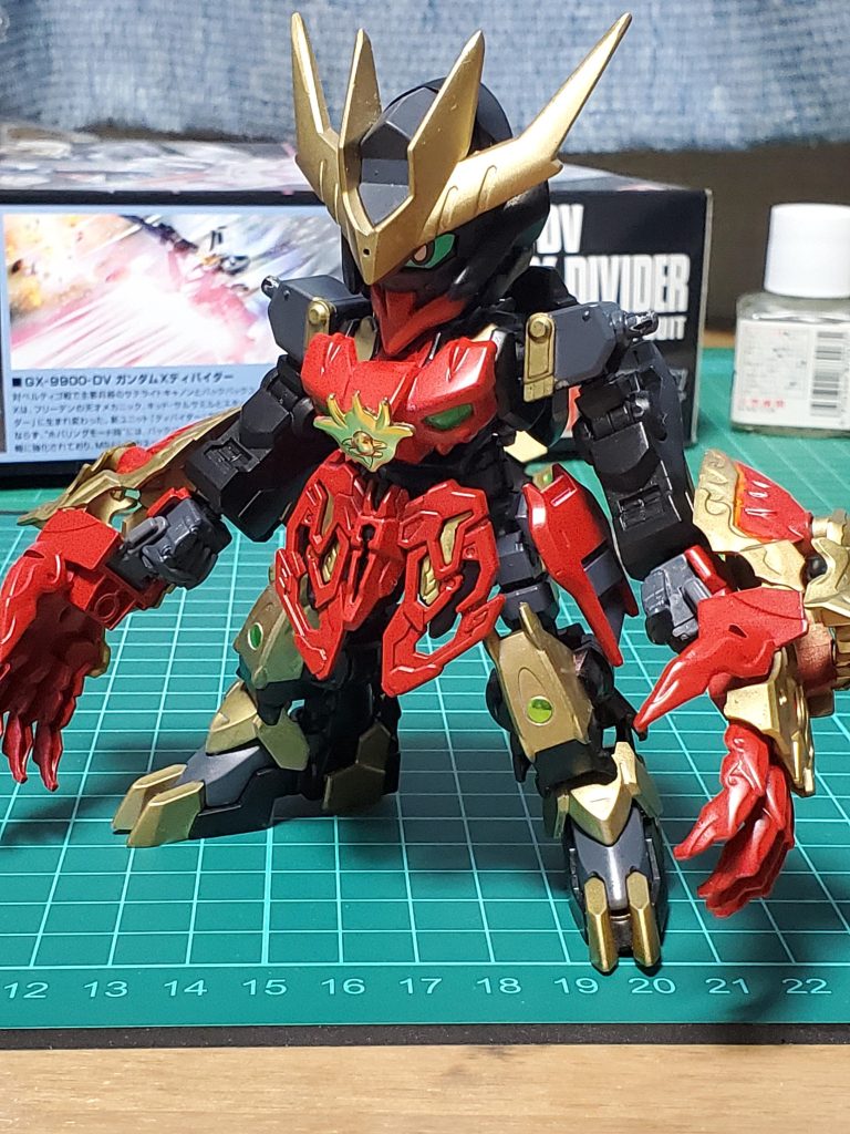 赤鬼の鎧を装備した状態です!スピードがさらに上昇し、腕の巨大な鉤爪で高速戦闘を行います!