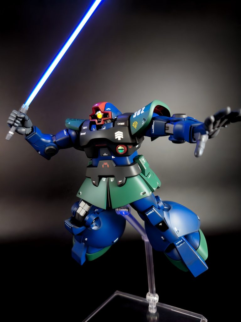 2mmのアクリル棒の根元を少しだけ太らせて発熱状態の再現まさにス◯ー・◯ォーズのアレにしか見えない