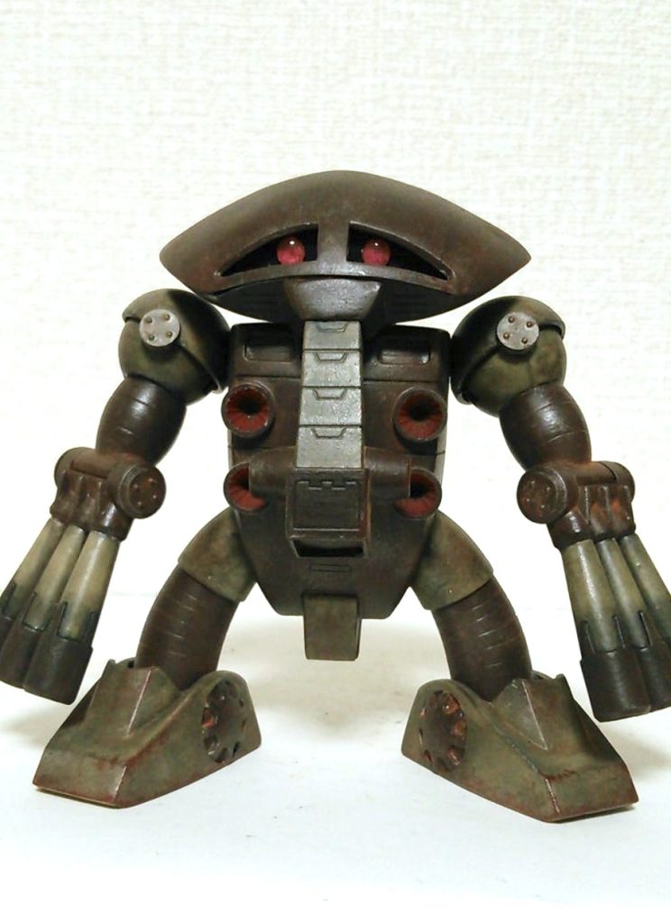 当初は当時のHOW TO BUILD GUNDAM 2 掲載のフルスクラッチジュアッグの印象が強く残っていたのでモノアイ2つにしていましたが、しっくりこないので通常に致しました。