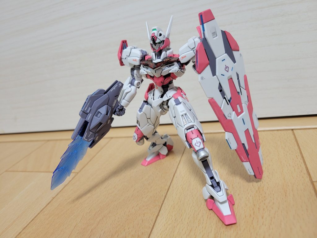 シールド装備状態。これだとただ単に色分け工夫しただけですが…