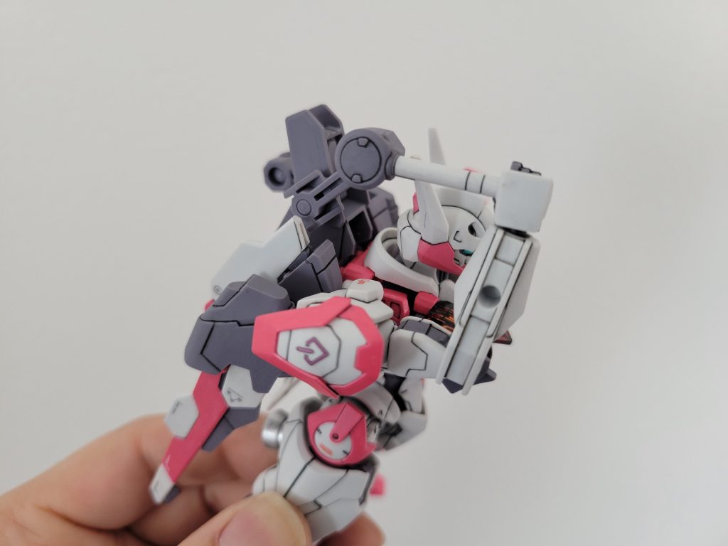 ビームサーベルは、アームを伸ばして取り出す設定って、バルバトスっぽくね?( *´艸)