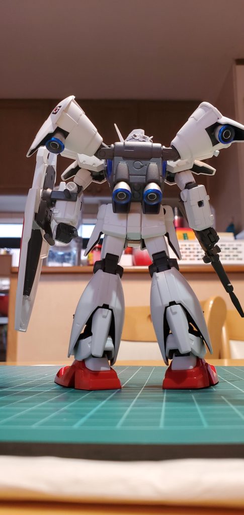 バーニアノズルには4ミリのプラパイプを仕込んでディテールアップをしてます。