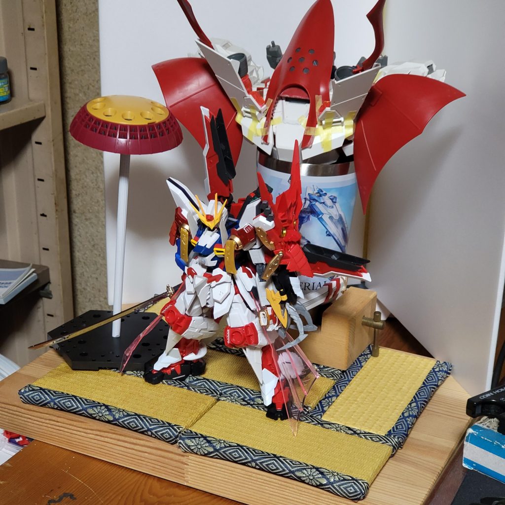 当初はこんな感じで五月人形風にしようと思って兜を作ってたのですが結局上手くいかず力尽きましたorzということで和風ガンダムXこと「日の丸エックス」でした!長々と閲覧いただきありがとうございました🙇‍♂️