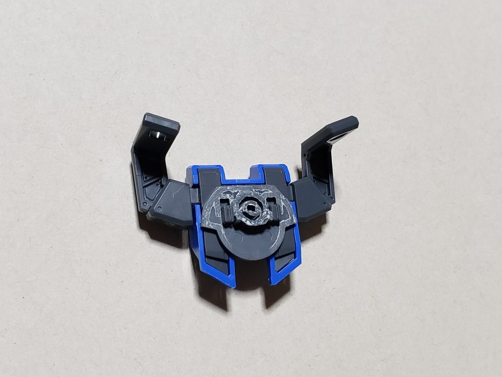 製作途中はあまり多く撮ってはいませんが、ダブルオーには多大な犠牲を強いております❗😖💦でも、絶対に供養はします❗(と言うか、実は既にしています😅)オリジナル第3弾、4段にて🎵