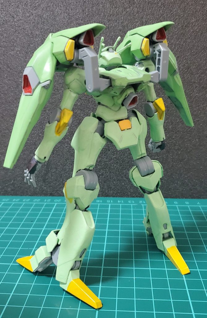 バックショットです✨グレーのところをグレーメタにしたかったんですけど分解で壊しそうだったので無塗装です😆💦