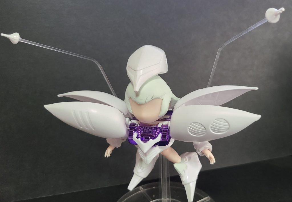 塗装に入る前の状態髪と脛の部分はエポパテで作成しています。ドールminiは頭部がソフビで、胴体はプラスチックになります。ファンネルエフェクトは田宮のソフトプラ棒を使いました。