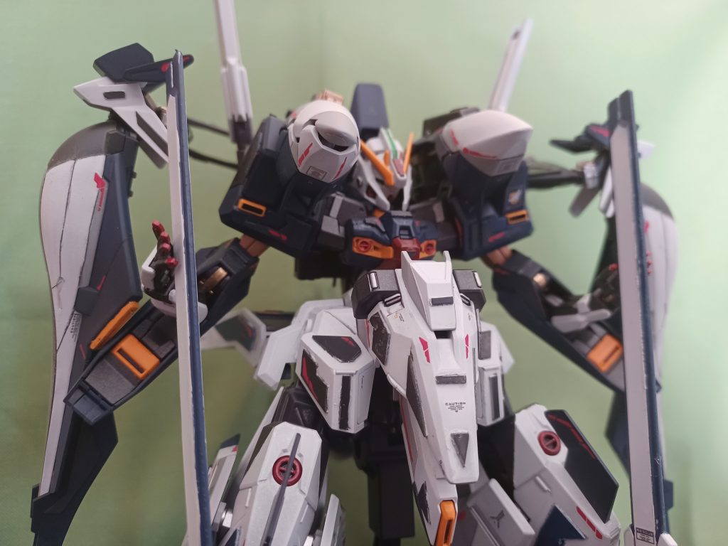 どっしりと構えて。可動域が特殊でこれぐらいしかポージンングうまくいかない。