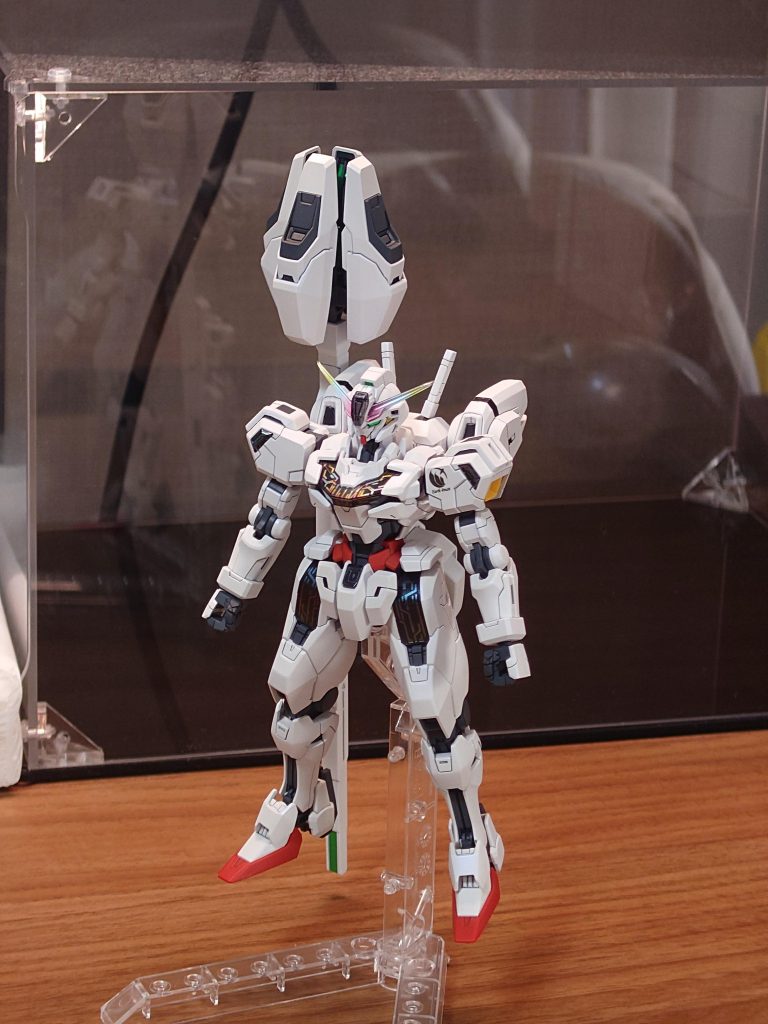 つや消しするか迷ったけど、ホワイト塗装→パール塗装→つや消ししましたつや消し後の方がパールの主張が減って、ほんのり青み帯びる感じで好きです