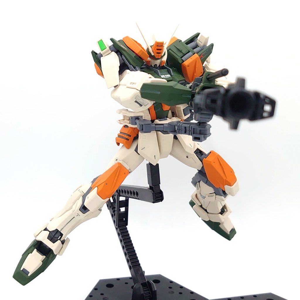 塗装レシピ下地：メカサフグレー(ライト)トップコート：クレオス GX艶消し 緑部：クレオス 三菱色緑だったと思うオレンジ：ナスカ マンダリンオレンジ間接、バックパック：メカサフグレー(ライト)武器：メカサフヘヴィセンサー：下地シルバー+蛍光グリーン白部：成形色