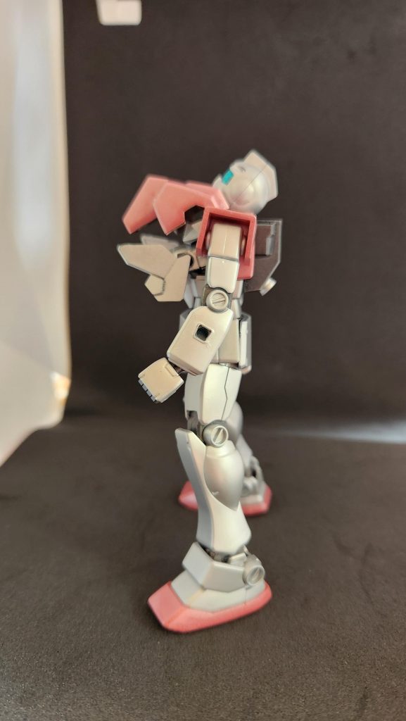 メガ粒子の影響を考え、影響を受けにくそうなメタリック塗装になっています。(設定。)