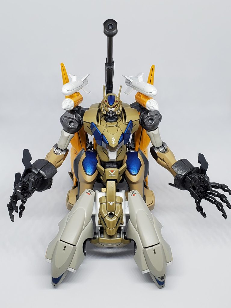 ブースターをバイク側につけることで、多脚感を出しています。