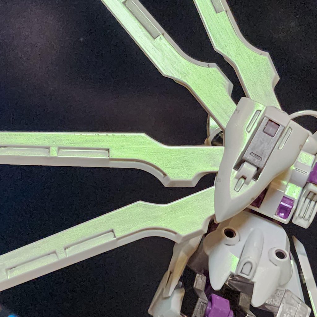 前回、パール塗装したキュベレイよりもパール感マシマシで、ちょっとだけ上手く塗れたかも