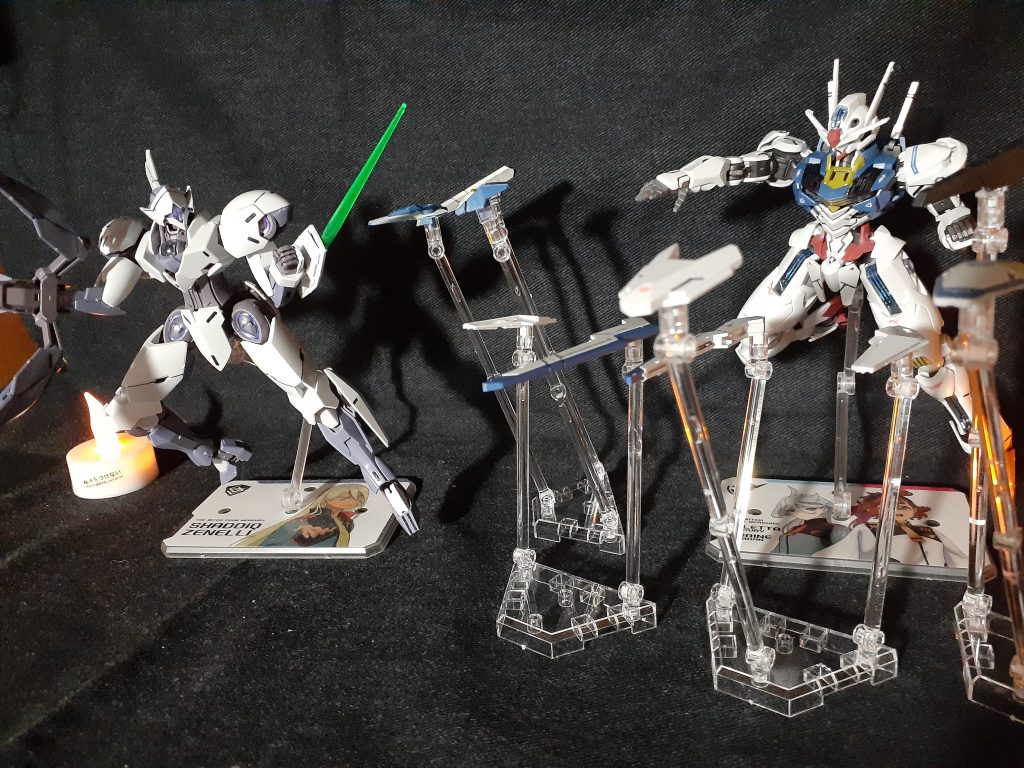 ウェポンディスプレイを使ってガンビット展開状態と、原作場面のミカエリスとの対面を作ってみました。やはり一層雰囲気が強調される気がしますよね。平手はミラソウル社製フライトユニット付属のものを使っています。