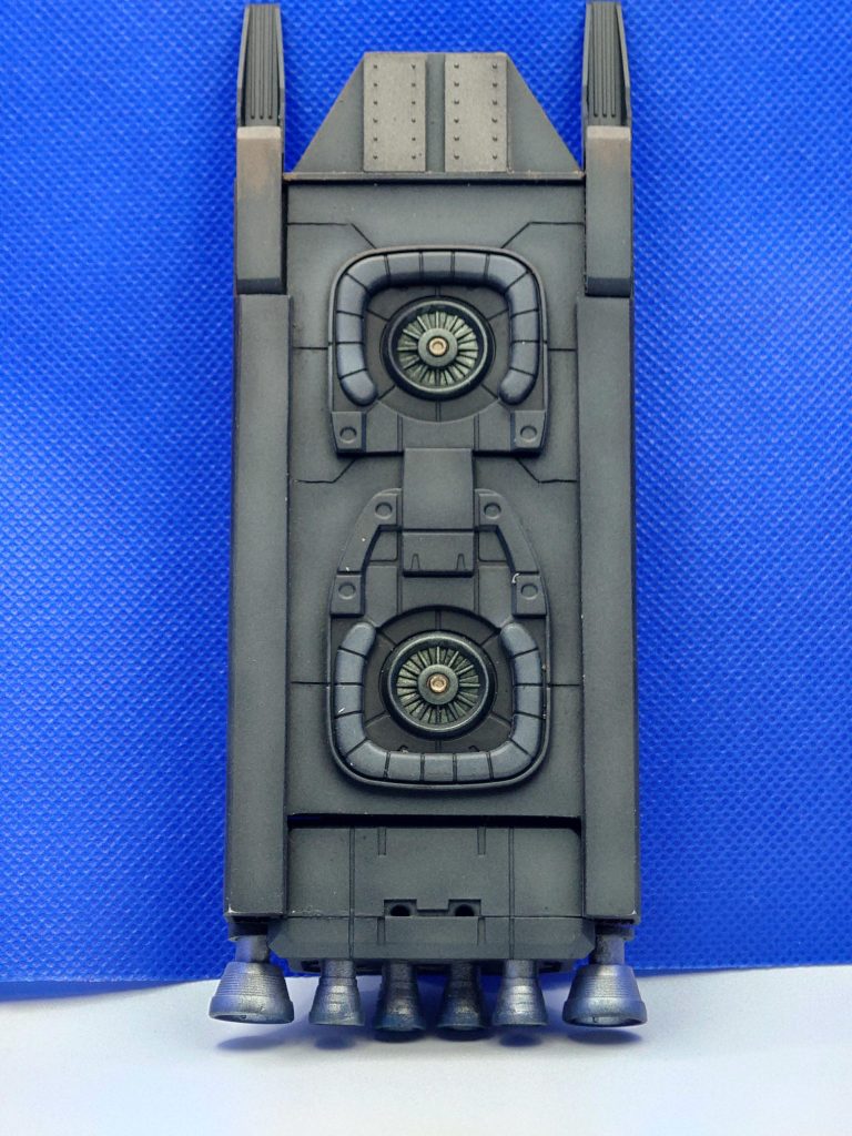 ジェットホバーボードはプラ板と余りパーツ等で製作下面のホバー部分もそれなりに形にはなったか