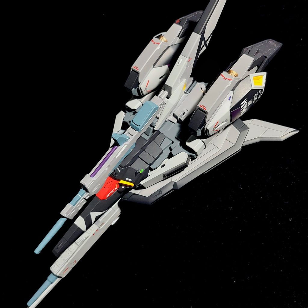 ウェイブライダー形態にする時思ったのが、HGの全塗装を組み換え変形でさえｶﾅﾘの恐怖だったから…多分、完全変形タイプのZは組み上げる段階でMS or MAどちらかに決めて仕上げた方が良いと思った今日この頃🎵