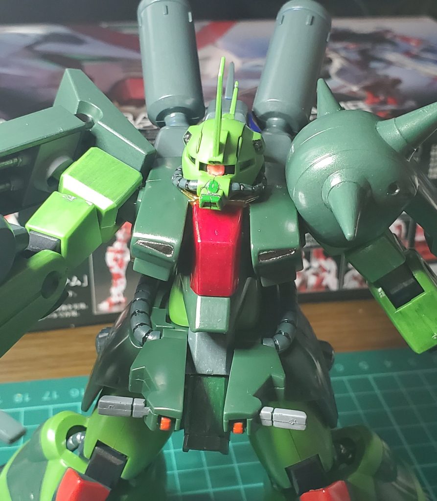 ギミックはプロントアーマーのビームキャノンです。腕の稼働域が少なすぎますけど一応両手で持たせることはできます✨