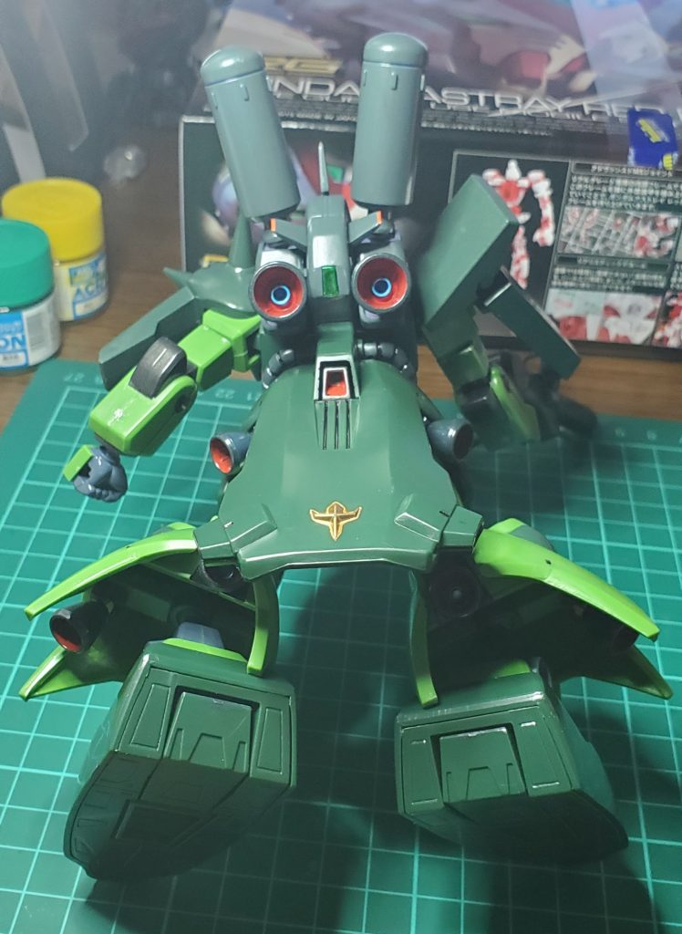 バーニアの中心はガンダムメタブルーを差し色で入れました😊