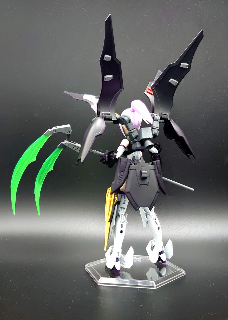 アクティブクロークを保持しているバックパックは色んなジョイントとプラバン使ってやっつけ仕様