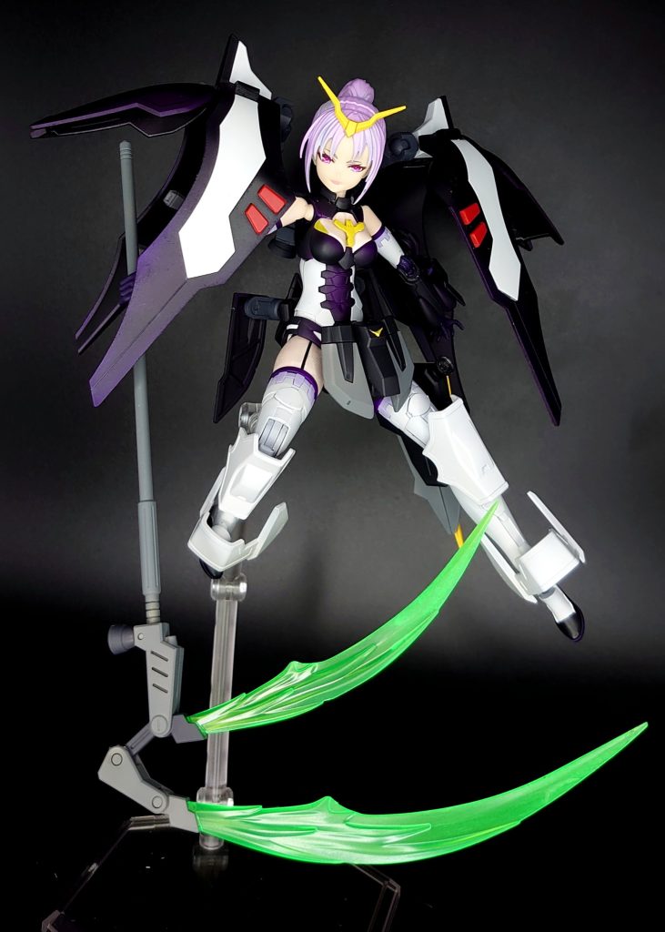 今回は製作時間の関係で、胸部アーマーの移植が出来ませんでしたが、これはこれで良しとしました。ちなみに、胸、太ももを肌色にしたのは趣味です(譲れないこだわり)