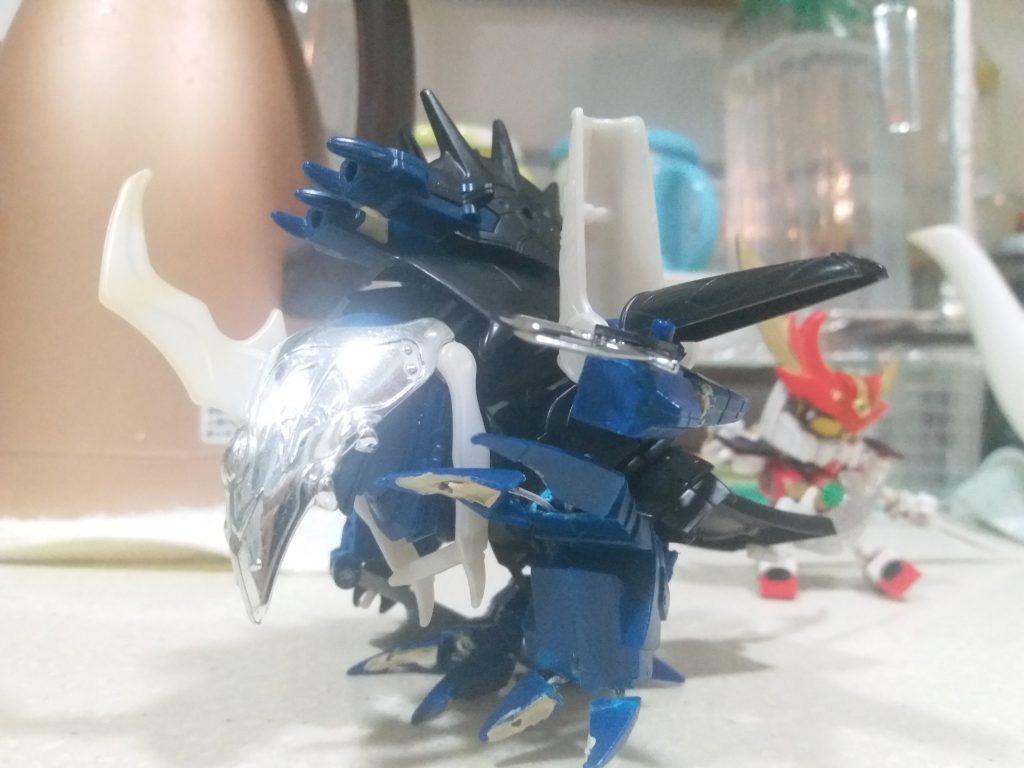 走到モンスター背面偷襲兼斬尾巴！