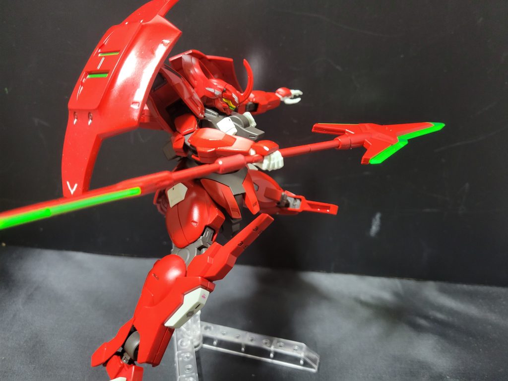 全体写真になりましたが頭のデカールを見てもらえると分かりますが、デカール貼って印象を少し変えてます。顔だけ撮ればいいと思いましたが、全体もアピールしたかったのでこれにしました。