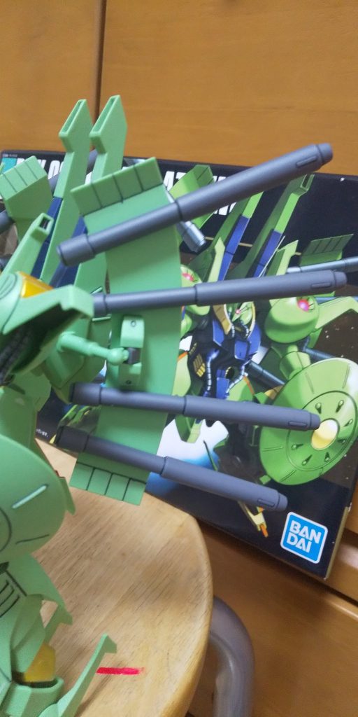 た:さてまだまだ続きますよ!大型ミサイルです!このミサイルはかなり大型で戦艦やMSを木っ端微塵に粉砕して撃破出来るのですよ!