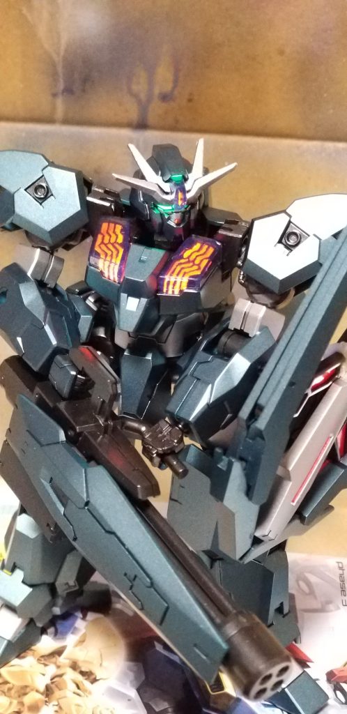 蛍光はいい感じです。シールに筆塗りしています。