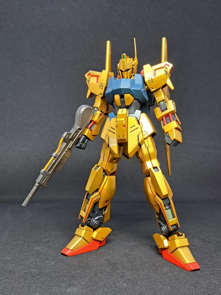 ナイトオブゴールドをイメージして肩と足に赤のスジボリを追加しましたが思ってたより普通でした